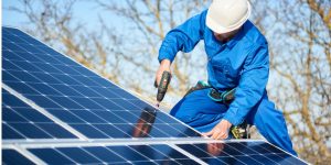 Installation Maintenance Panneaux Solaires Photovoltaïques à Luceau